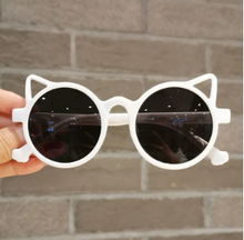 Load image into Gallery viewer, Cats Meow Sunglasses
