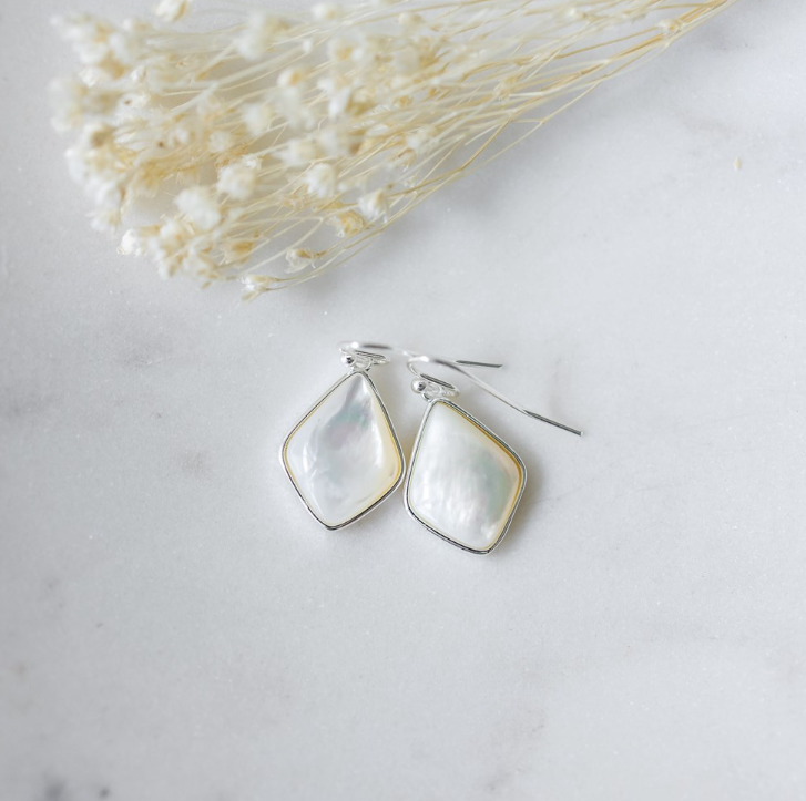 Evora Earrings-mother of pearl