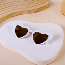 Load image into Gallery viewer, Diva Heart Sunglasses
