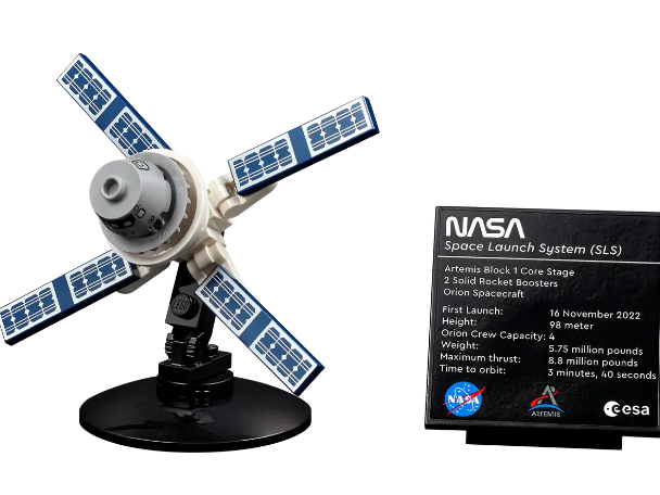 LEGO NASA Artemis Space Launch System