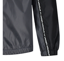 Load image into Gallery viewer, UA Wintuck Taped Windbreaker
