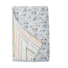 Load image into Gallery viewer, Muslin Quilt Blanket Ink Floral
